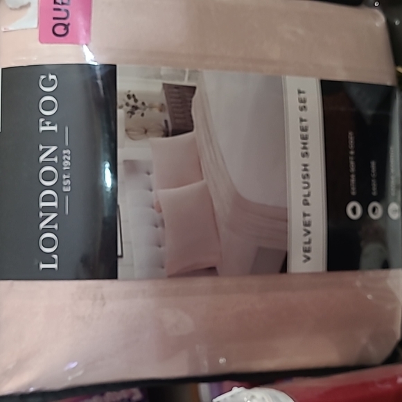 London Fog Bedding London Fog Velvet Plush Set Poshmark